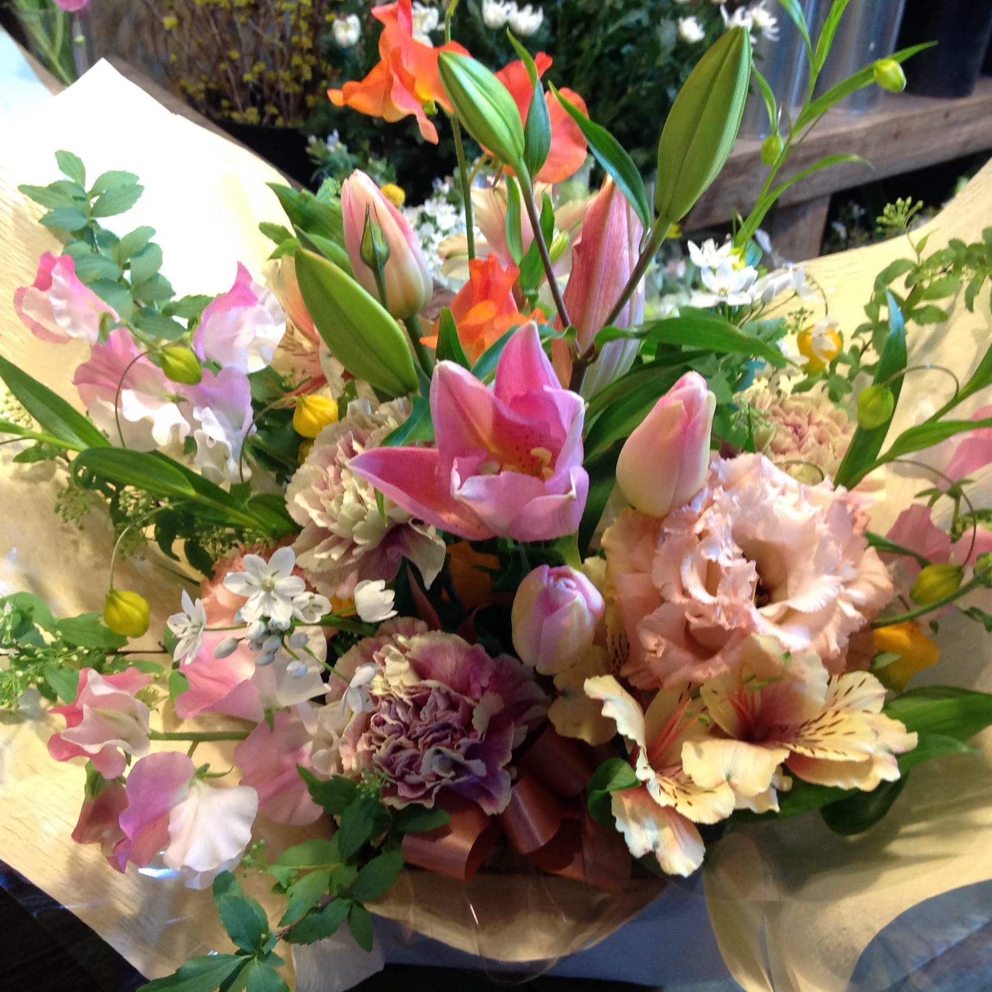 花屋かずろう王国 甲賀市 水口町 のフラワーショップ 花束 フラワーアレンジ さくら小鉢 お供えなどの花ギフトは当店で